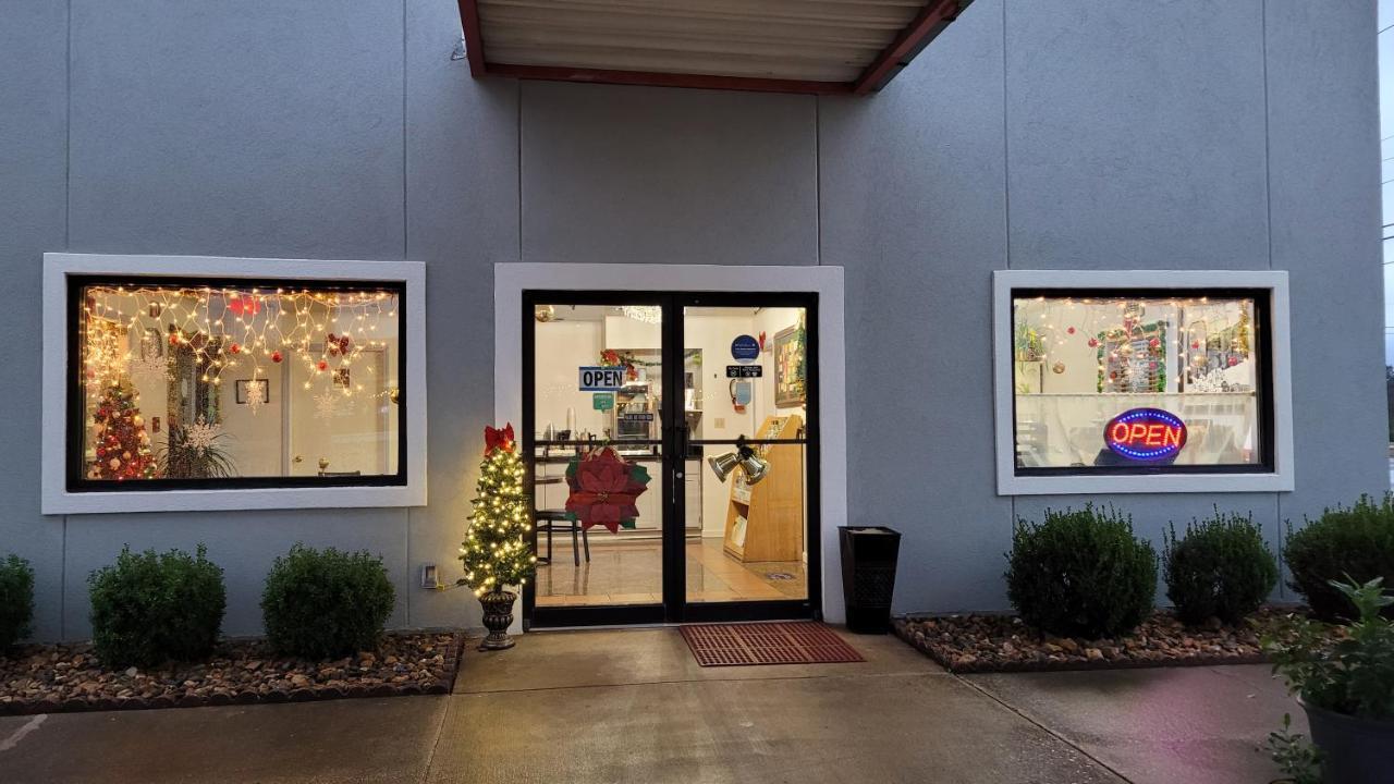 Super 8 By Wyndham Arkadelphia Caddo Valley Area Exterior photo