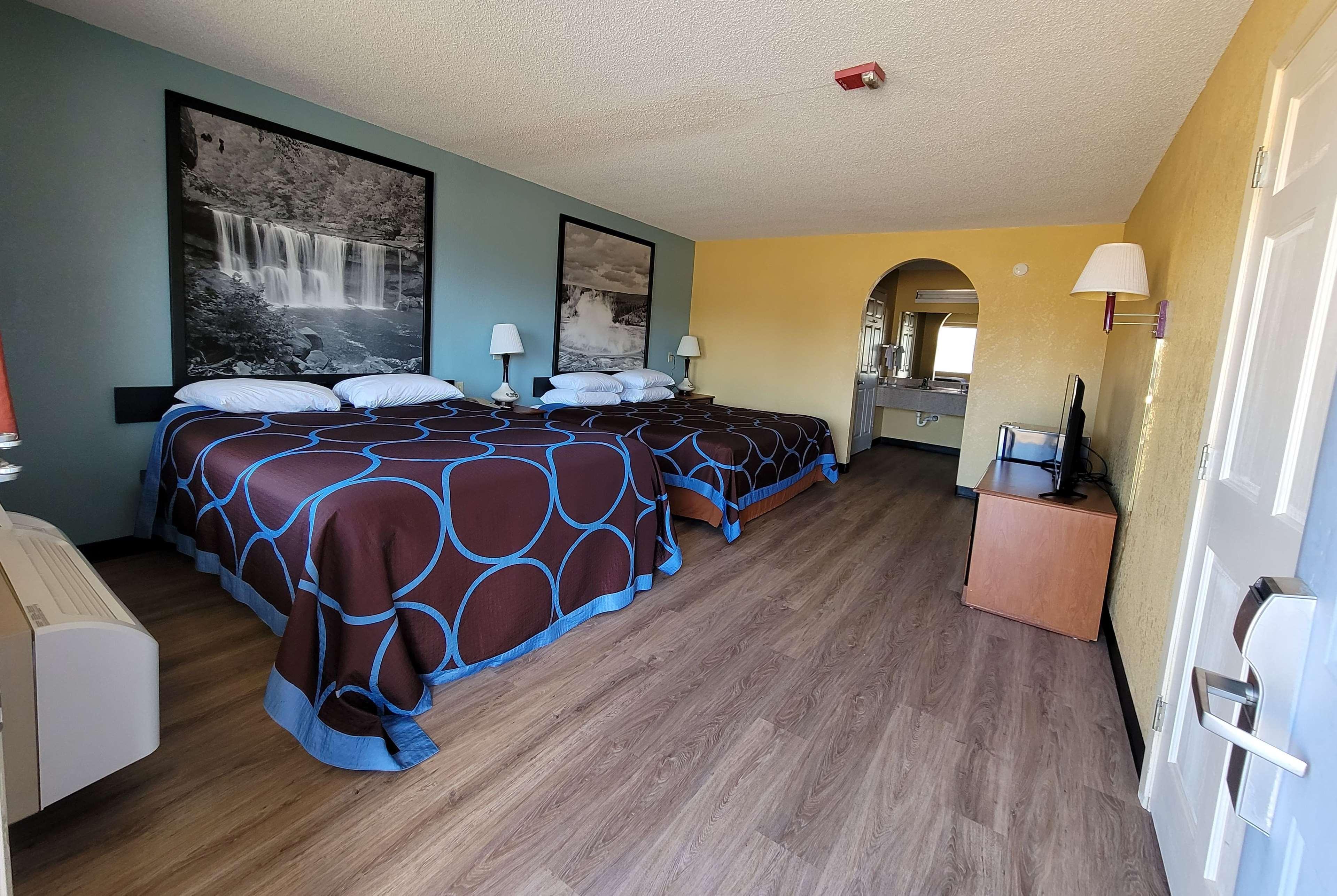 Super 8 By Wyndham Arkadelphia Caddo Valley Area Exterior photo