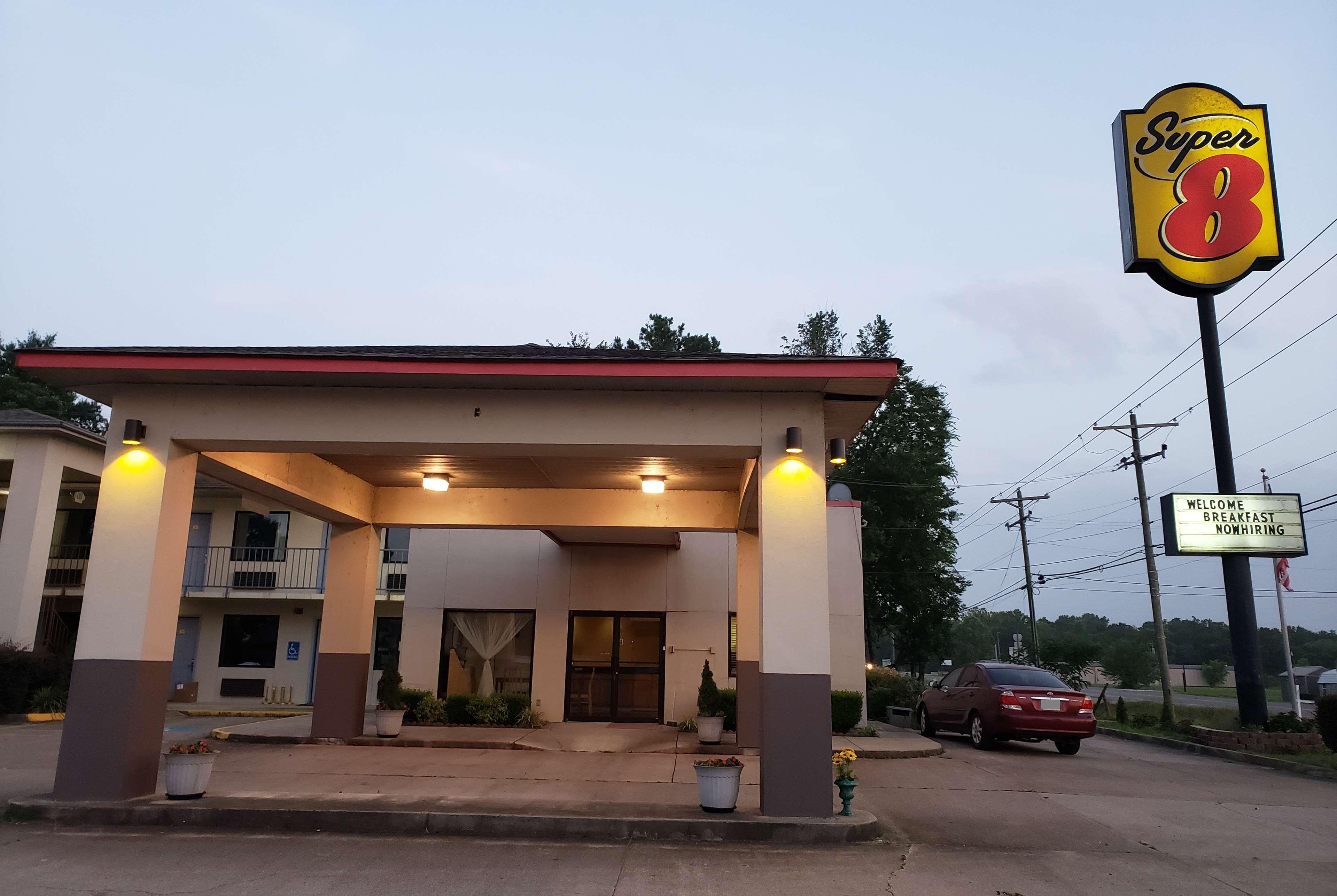 Super 8 By Wyndham Arkadelphia Caddo Valley Area Exterior photo