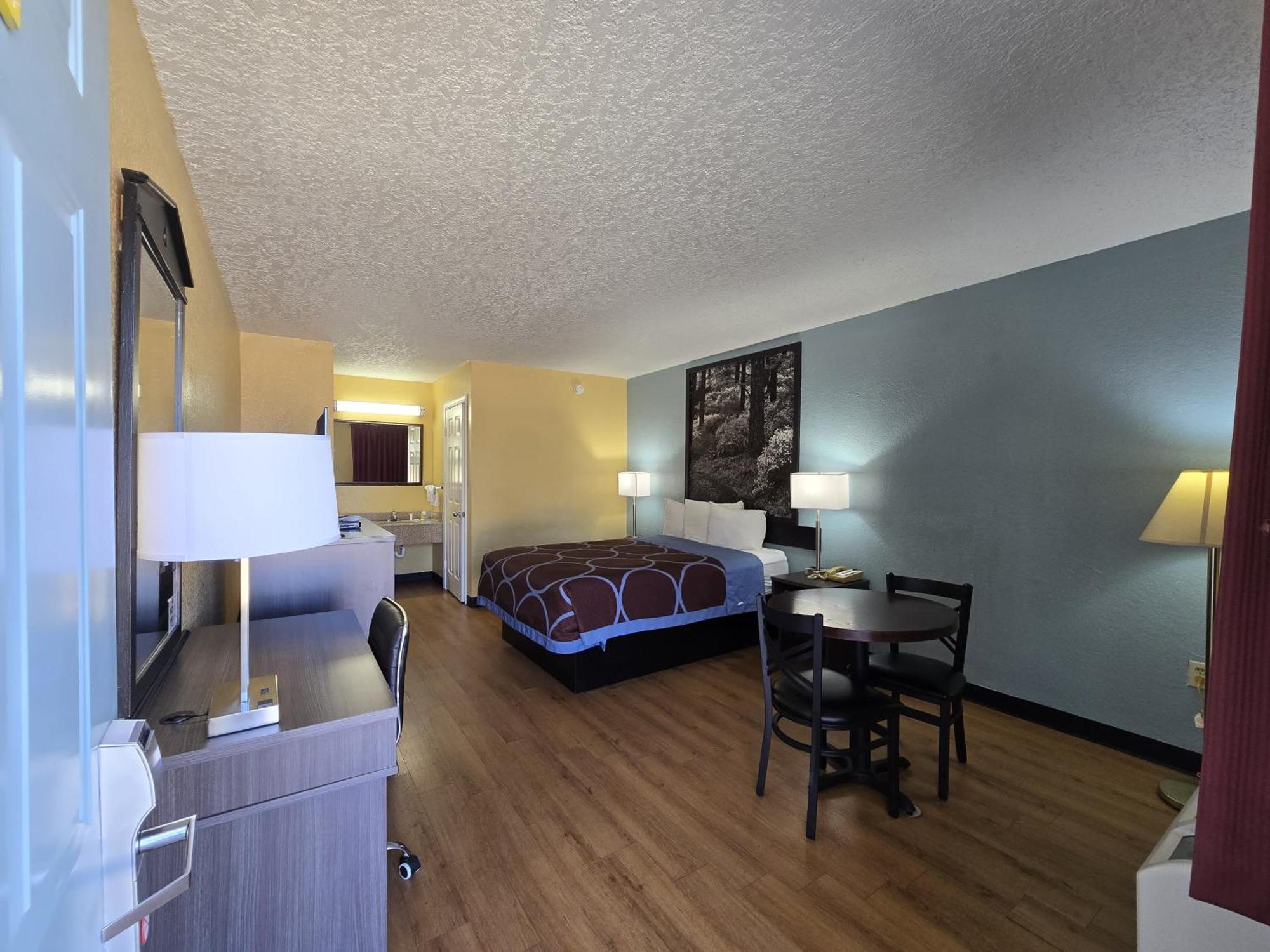 Super 8 By Wyndham Arkadelphia Caddo Valley Area Exterior photo