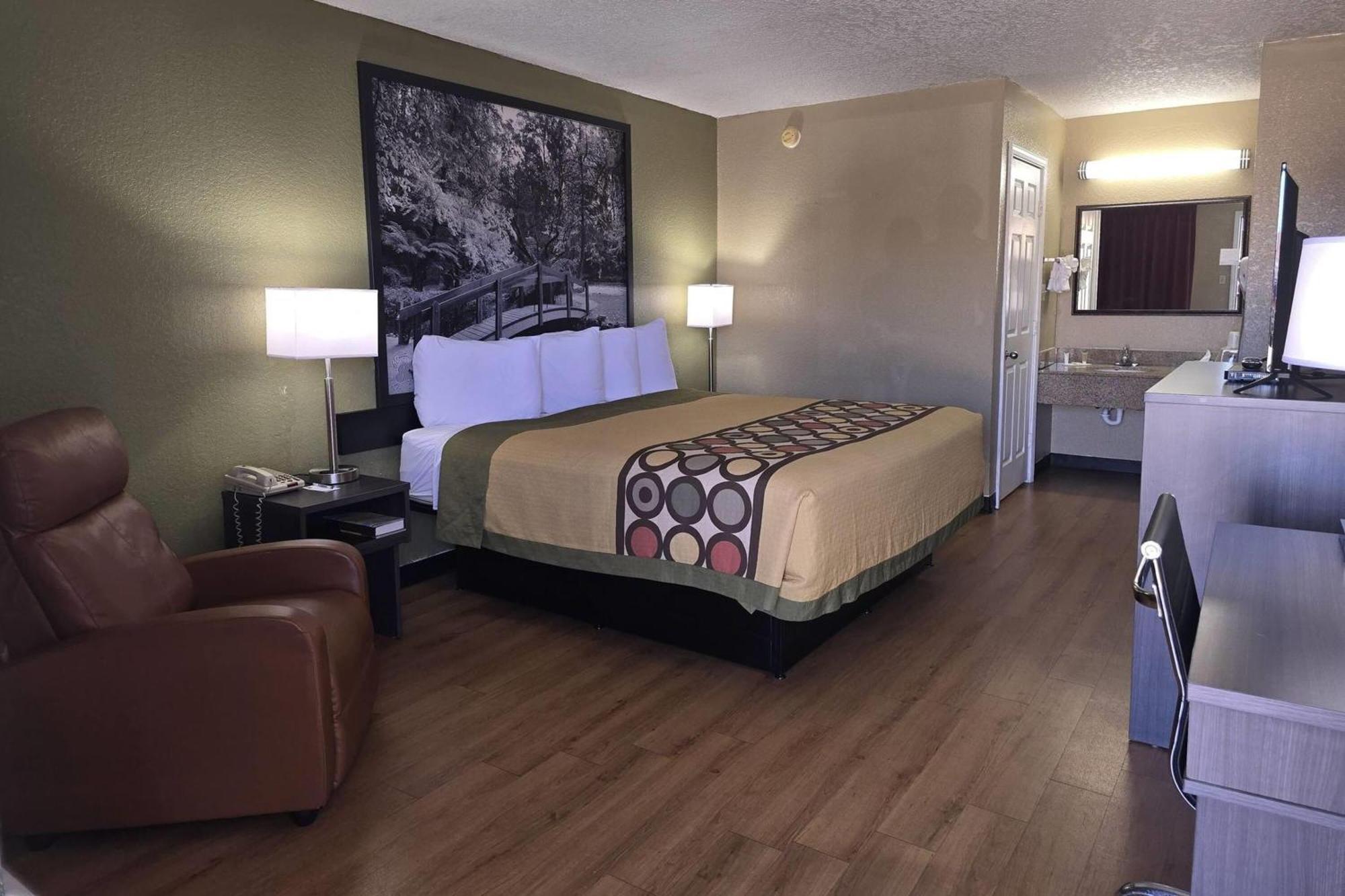 Super 8 By Wyndham Arkadelphia Caddo Valley Area Exterior photo
